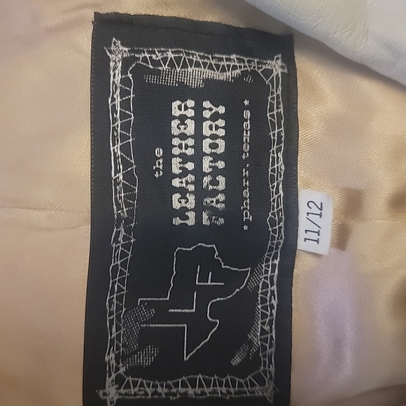 The Leather Factory beige leather coat. - Picture 8 of 14